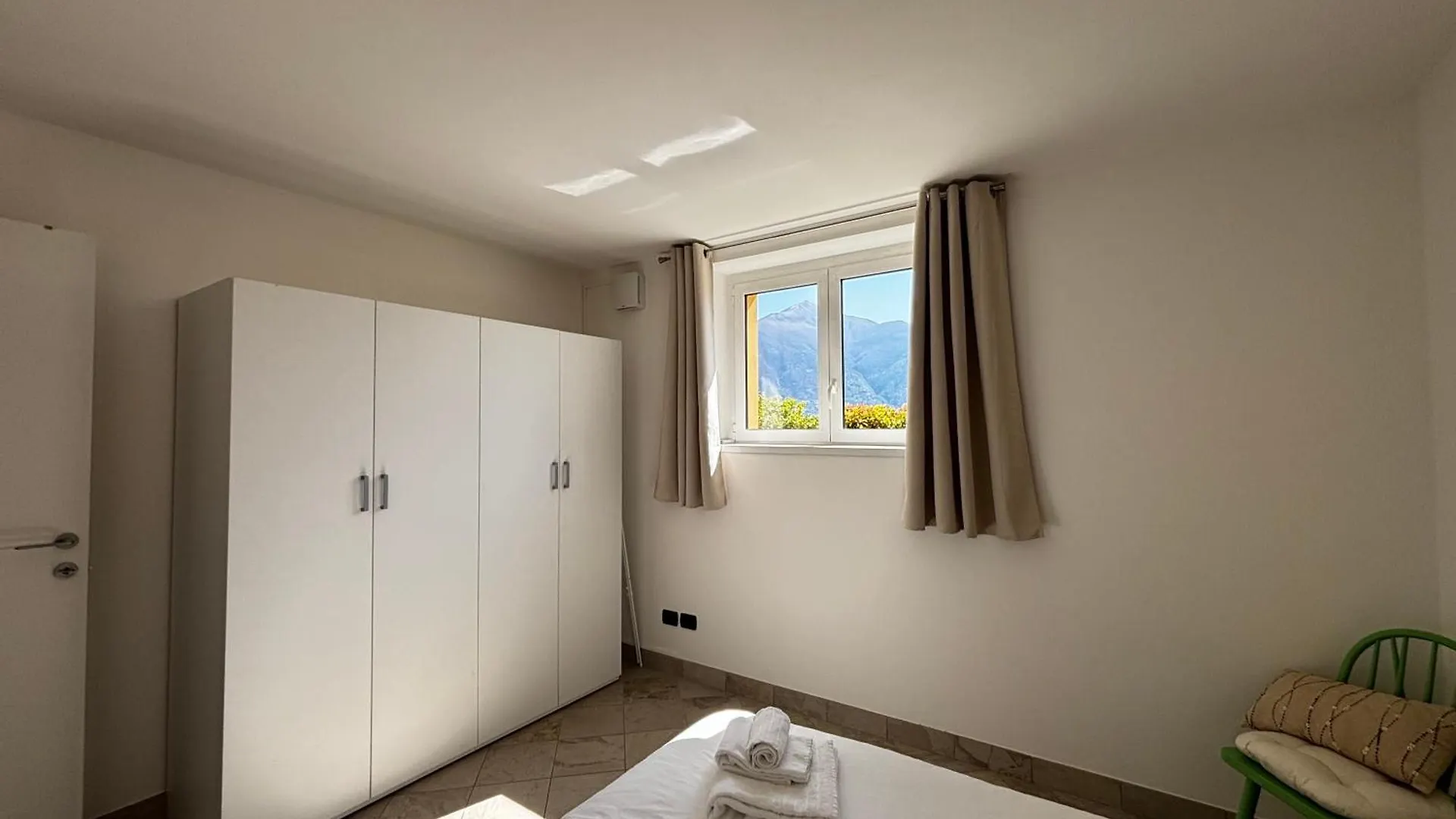 Casa Karine Swimming Pool And Lake View - Larihome A43 산 시로 0*,  이탈리아
